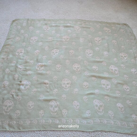 Alexander McQueen Silk Chiffon Classic Skull Scarf Sage Green - Picture 7 of 16